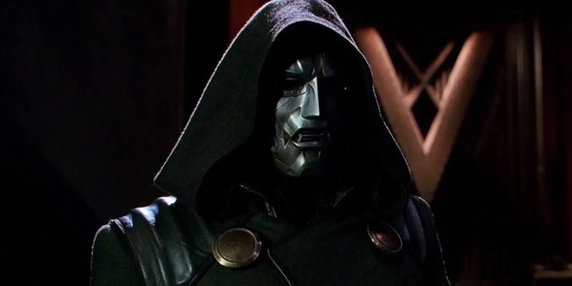 Doctor Doom standing menacingly in Fantastic Four (2005)