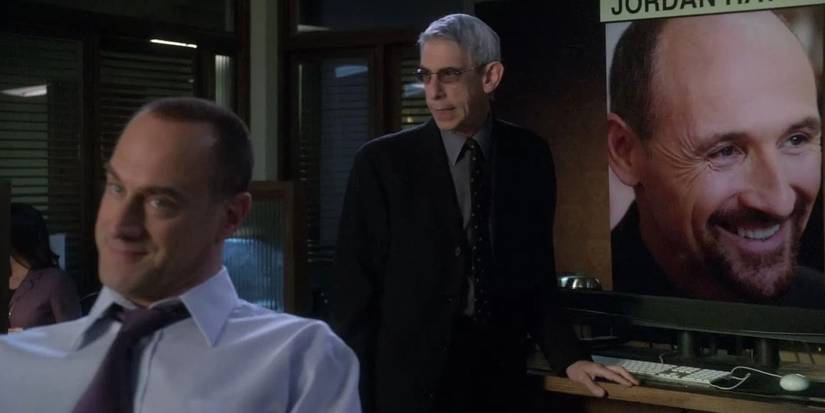 Flights – S12E15 in law and order: SVU cast discussing case
