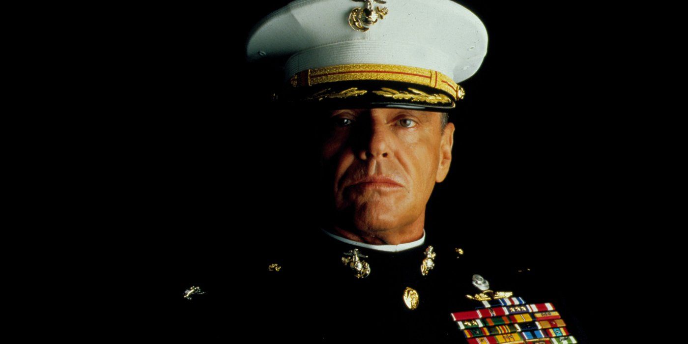 Jack Nicholson wears a military uniform