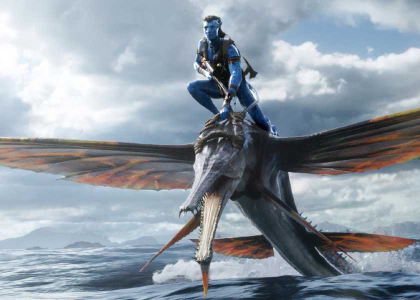 Jake Sully rides a skimwing into battle in Avatar the way of water