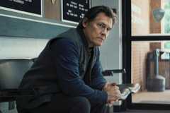 Josh Brolin glaring to the side in Weapons