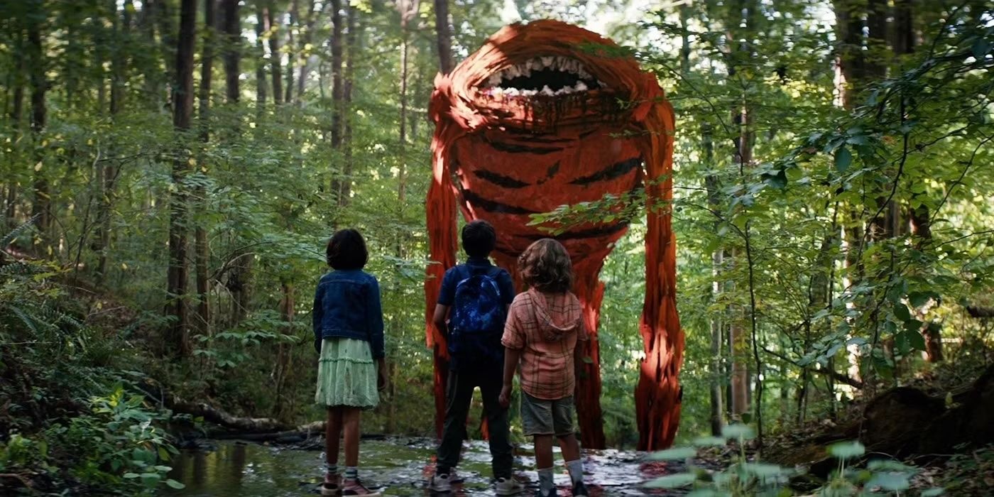 Kids looking at monster in Sketch