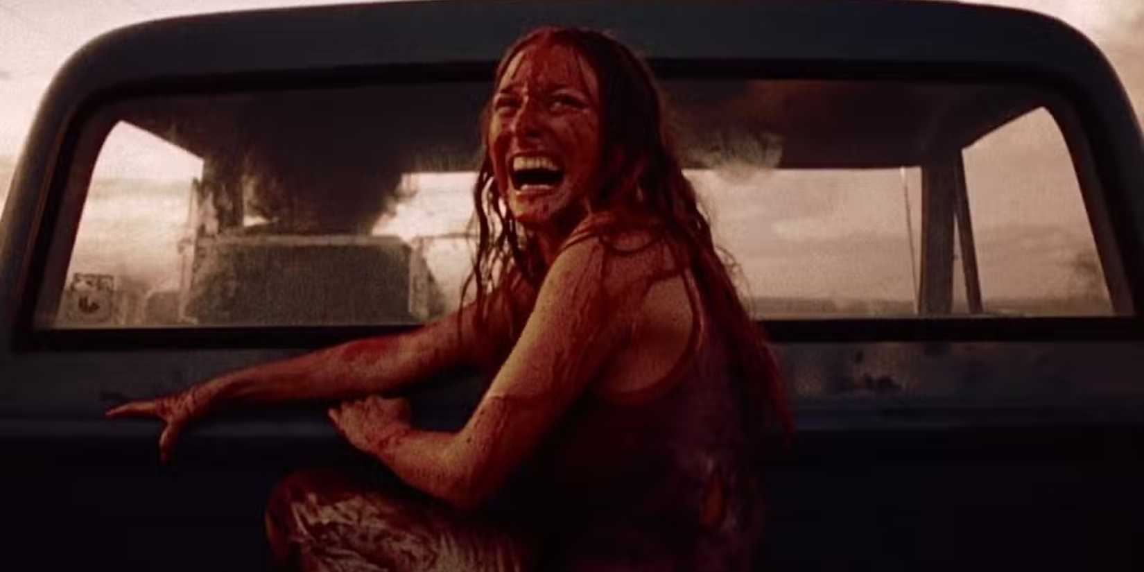 Marilyn Burns as Sally Hardesty crying and bloody in Texas Chainsaw Mᴀssacre
