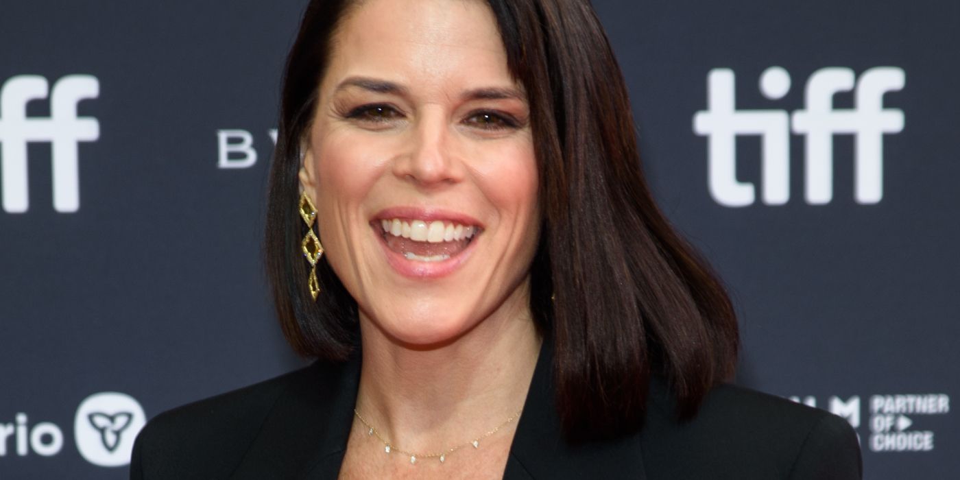 Neve Campbell in Kevin Williamson obljubljata vrnitev k koreninam grozljivk v filmu 'Krik 7'