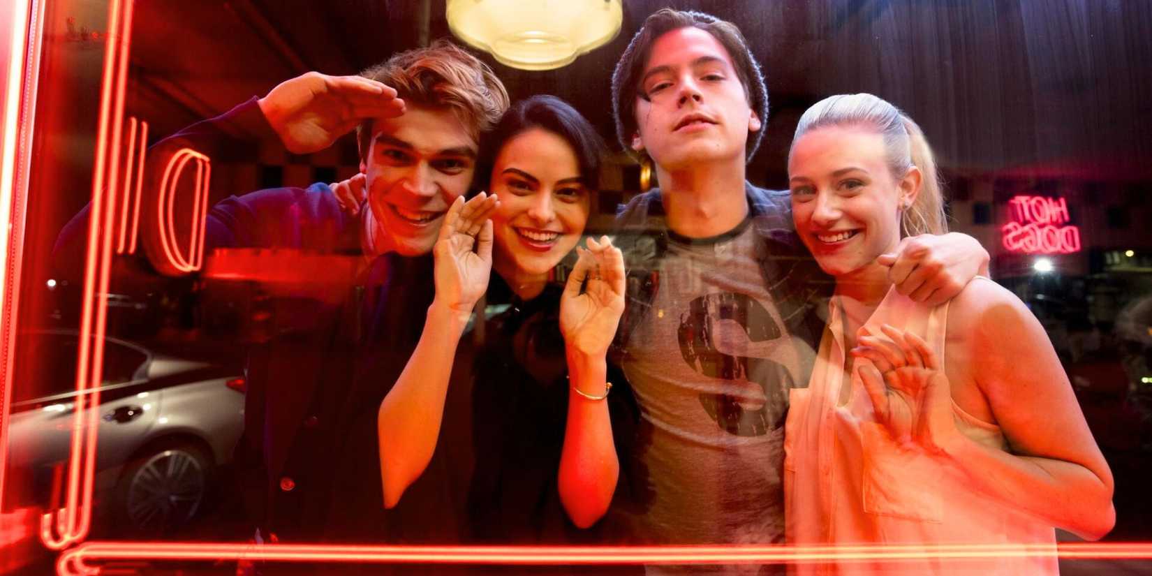The cast of Riverdale from season 1