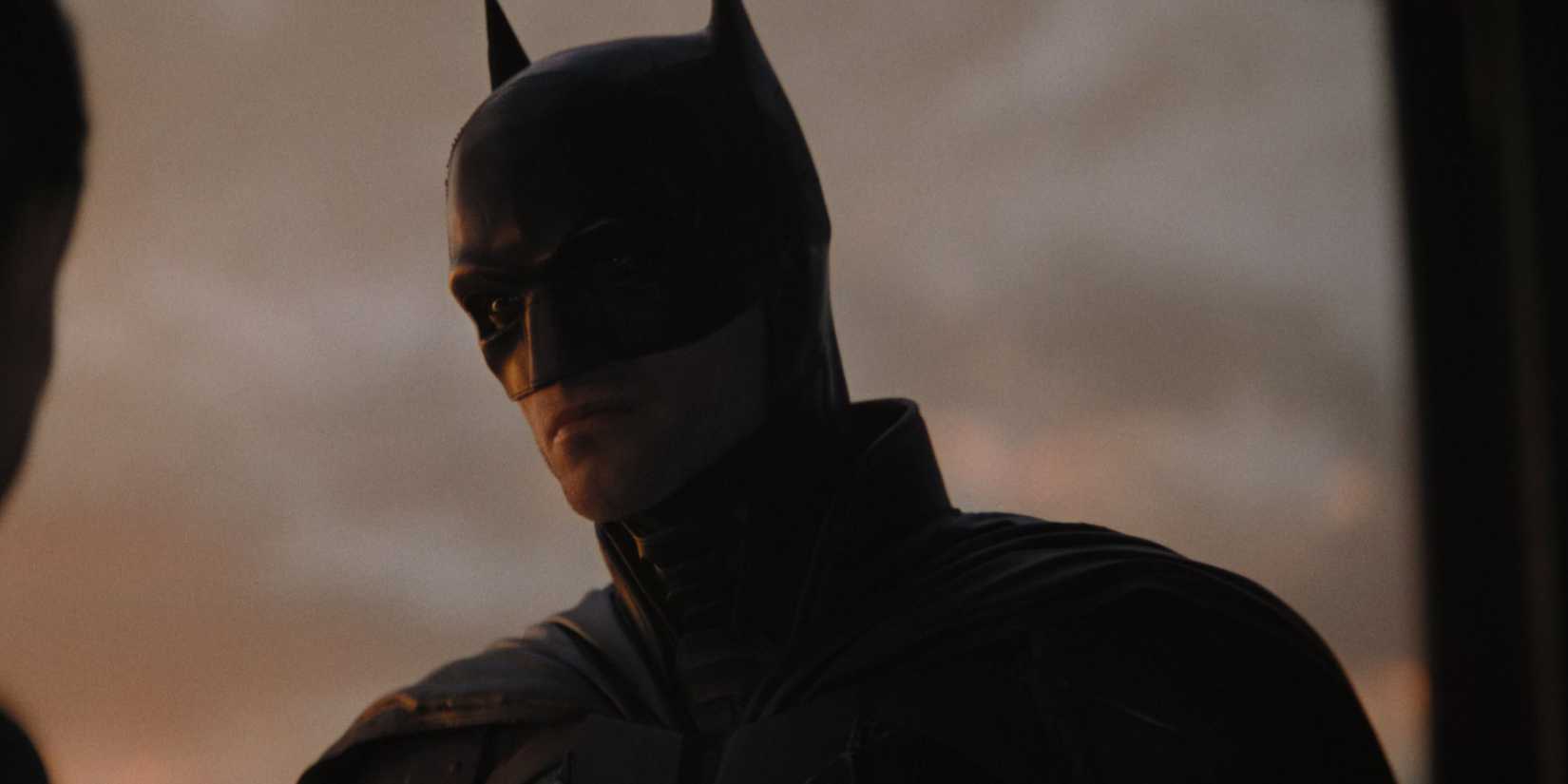 Robert Pattinson's Batman talking to Catwoman in The Batman's ending