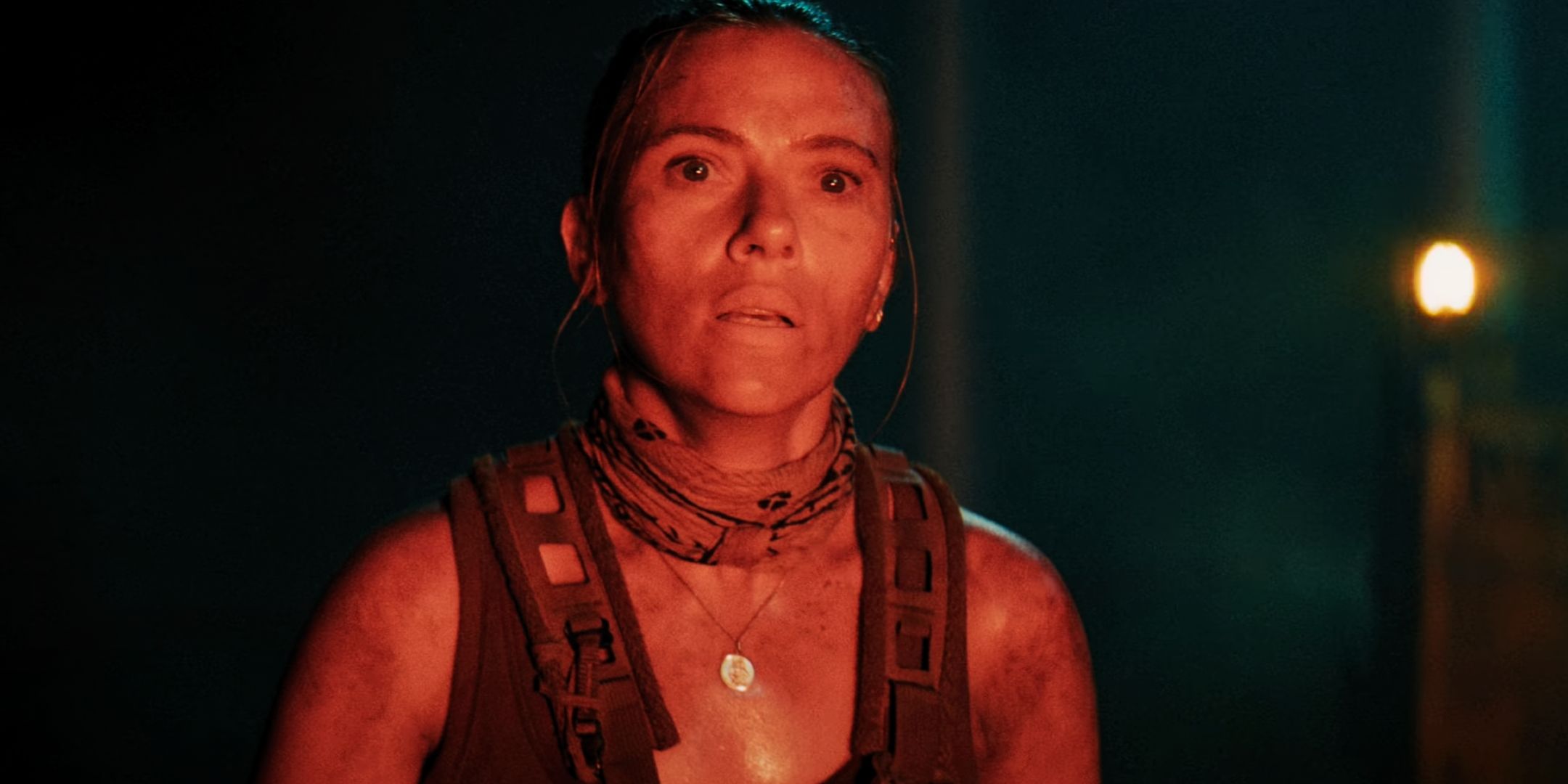 Scarlett Johansson looking shocked as Zora Bennett in Jurᴀssic World Rebirth