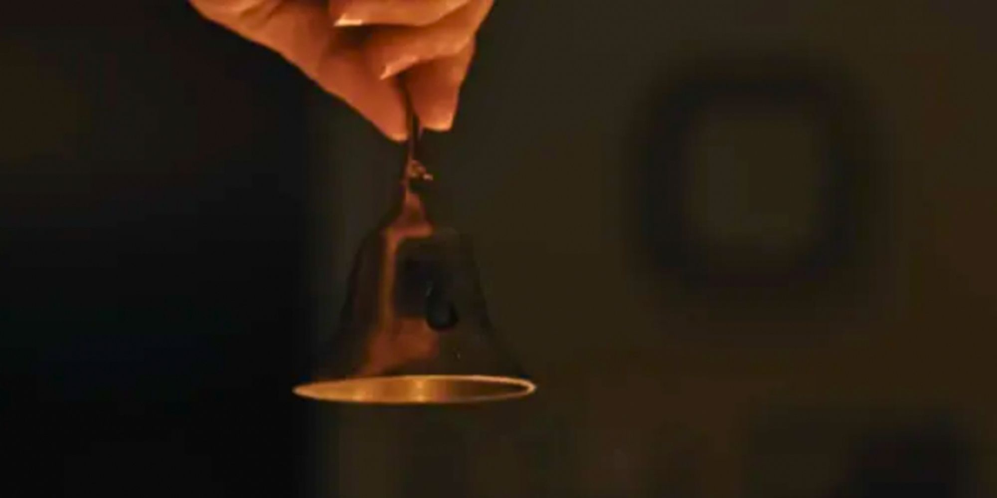 Gladys' bell in Weapons