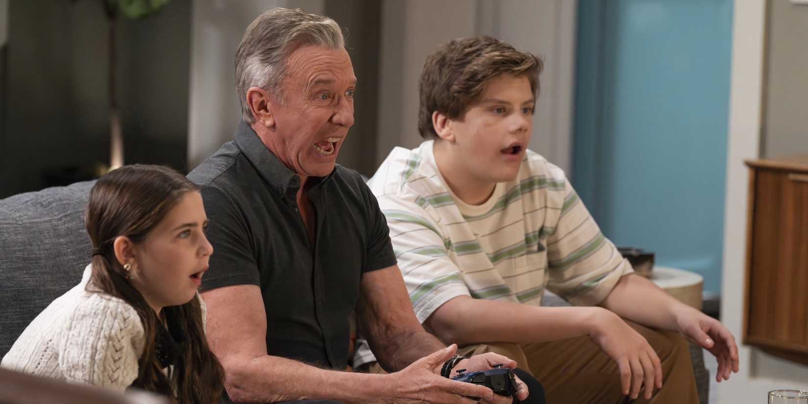Georgia (Barrett Margolis), Matt (Tim Allen), and Carter (Maxwell Simkins) in Shifting Gears