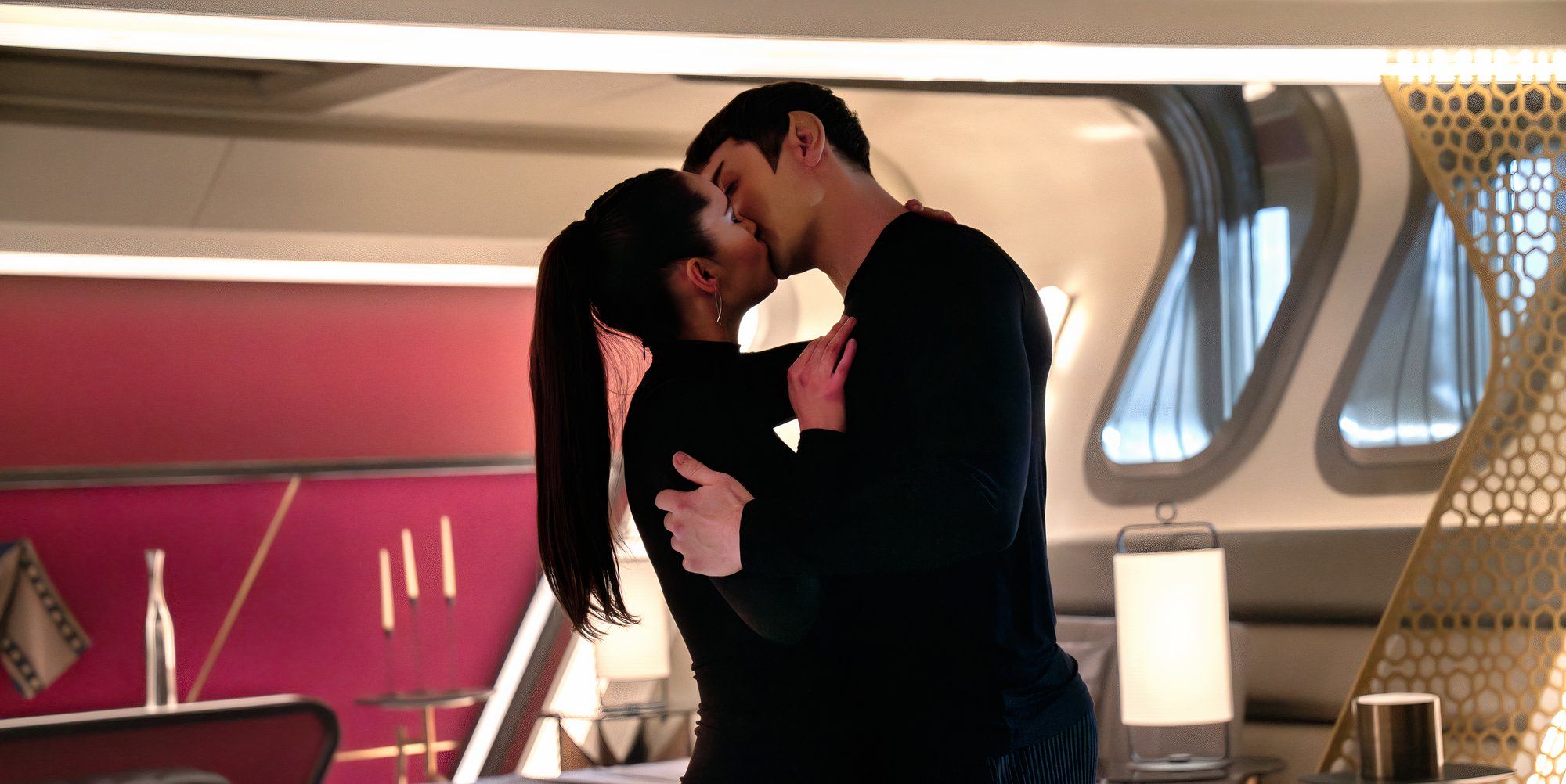 Spock La'an kiss-1