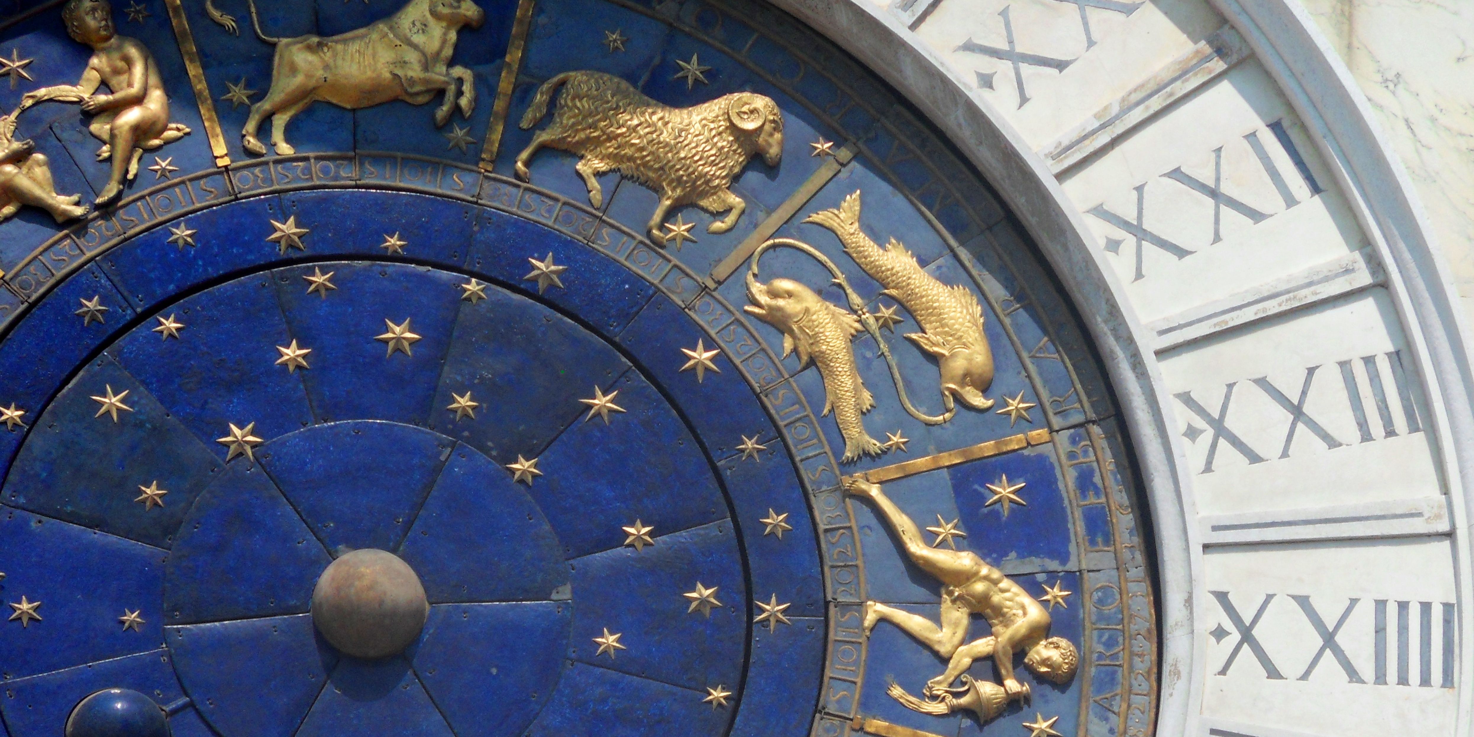 St Mark's Clock Tower in Venice con simboli astrologici