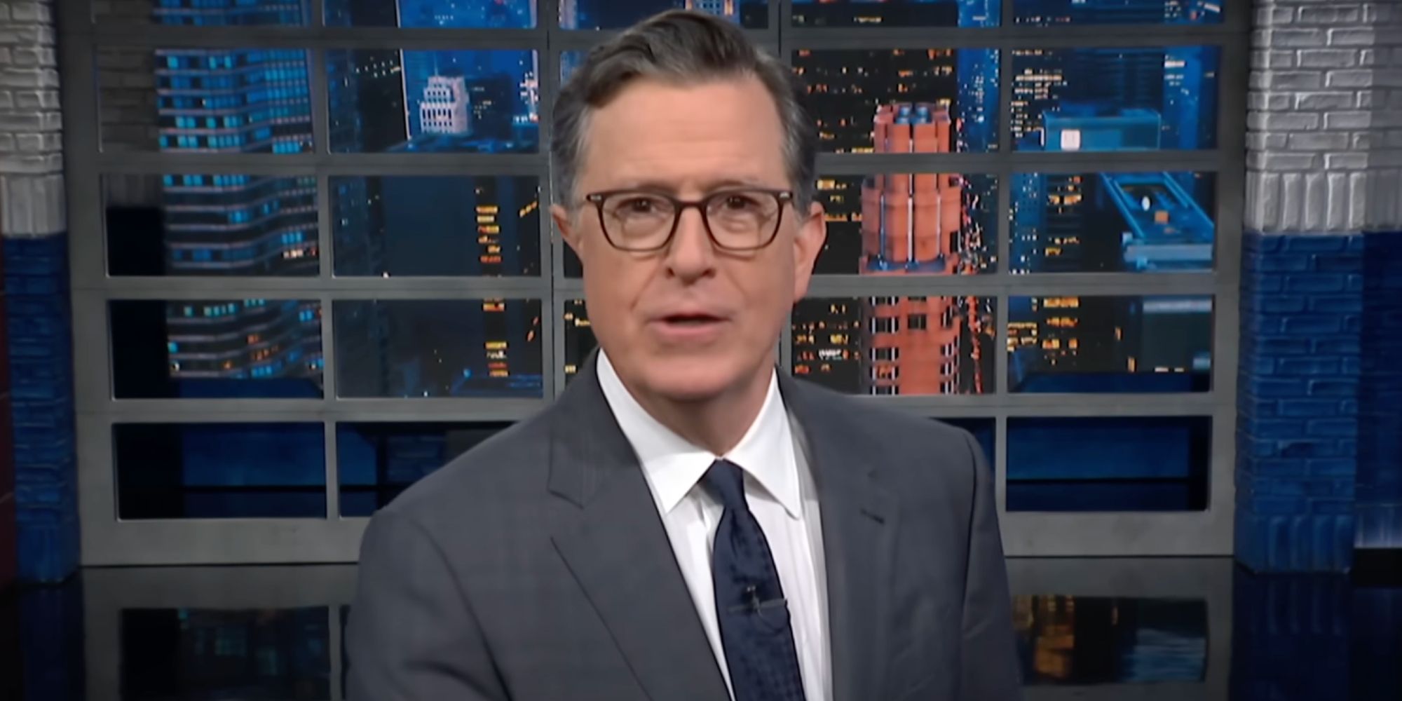 Stephen Colbert bo gostoval kot voditelj oddaje pozno v noč v kriminalistični komediji 'Elsbeth'