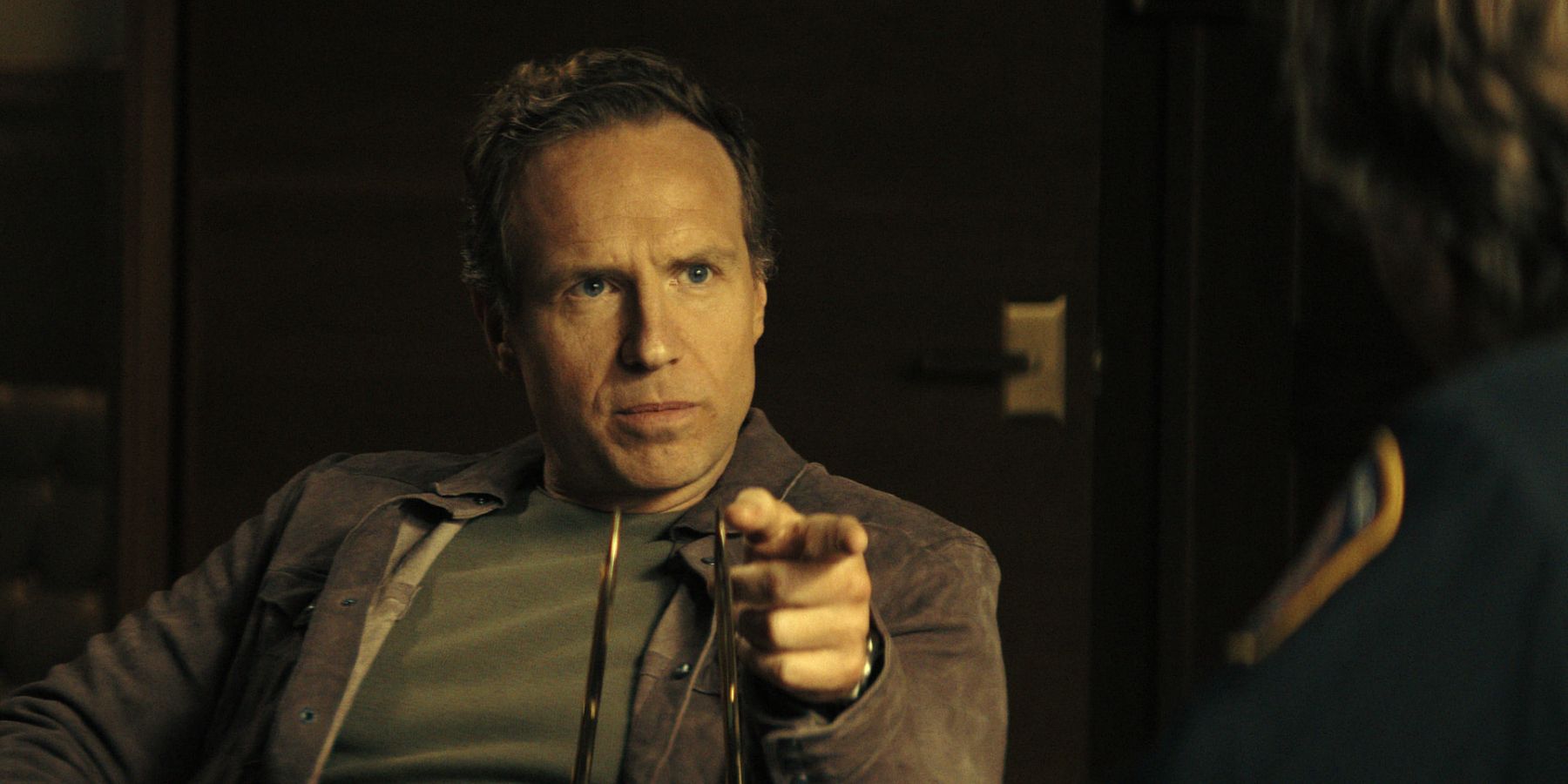 Steven pointing at Harvey in Smoke episode 5