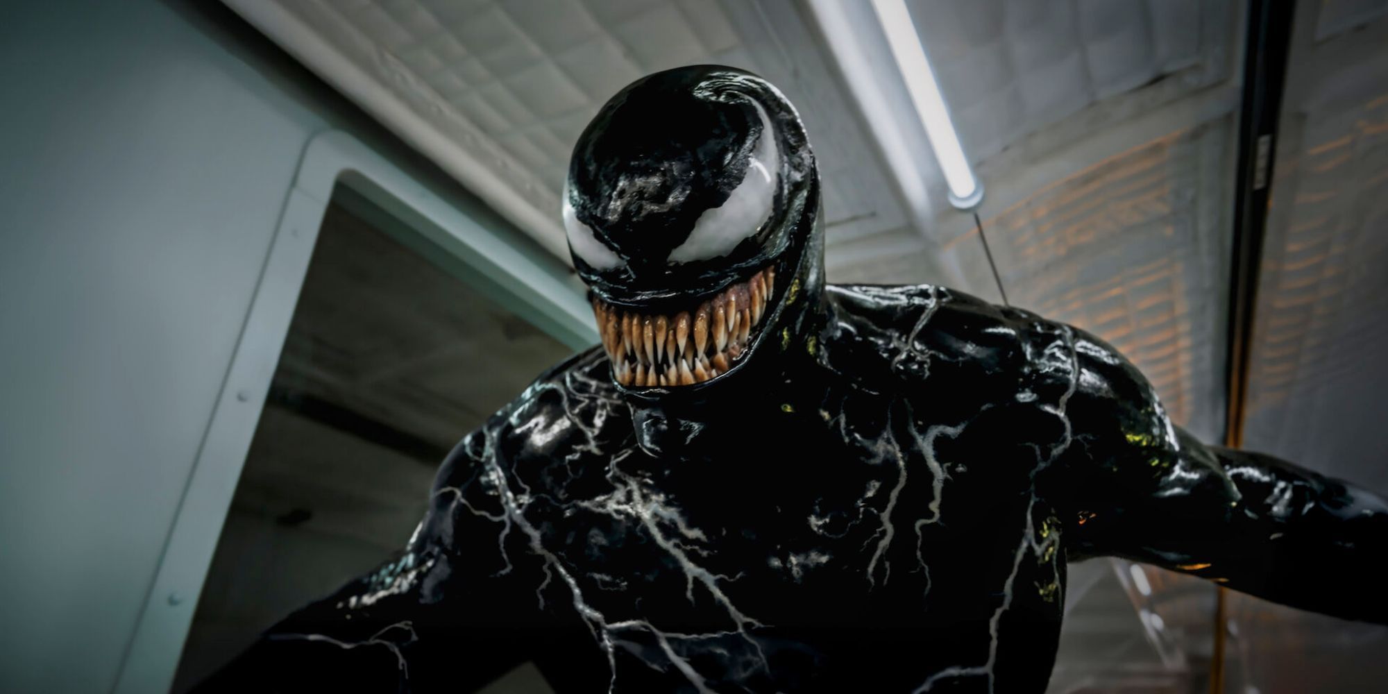 Tom Brady's Eddie Brock in his full Venom form in Venom The Last Dance (2024)-1