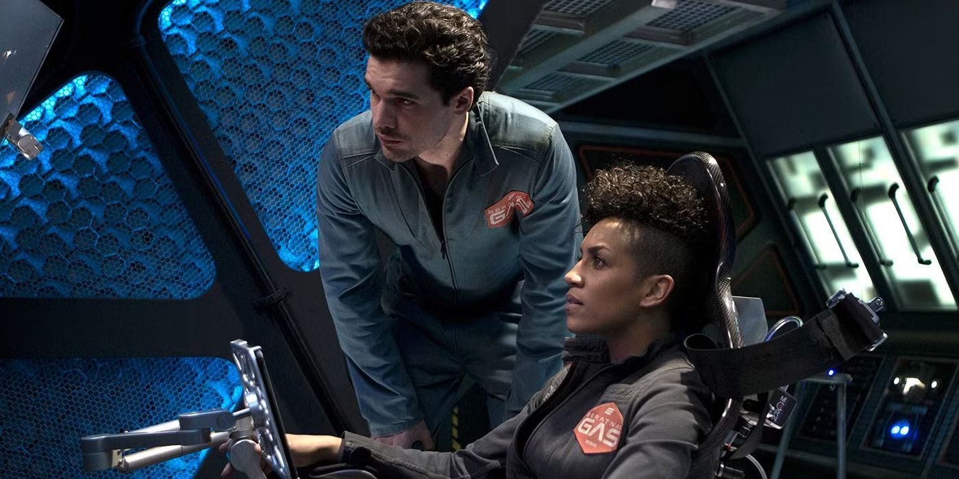 Two characters from The Expanse piloting a spaceship