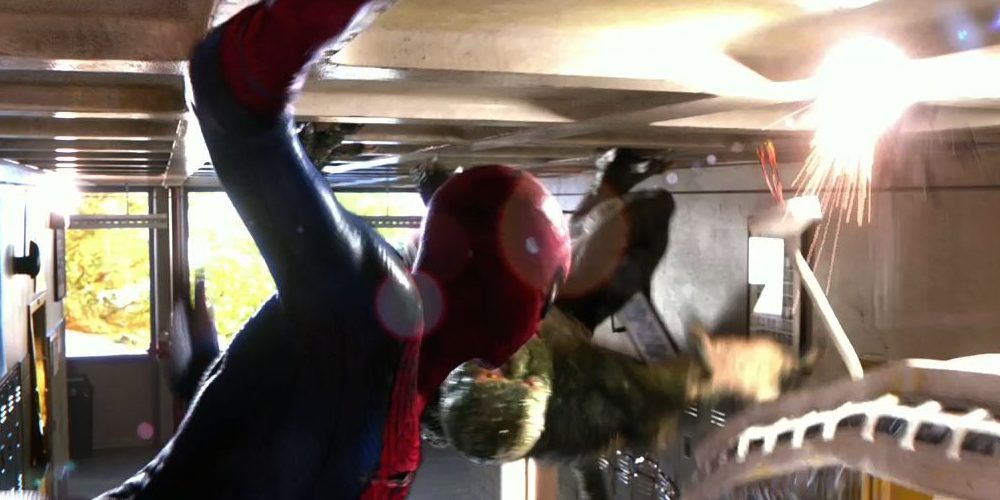 Amazing Spider-Man - Spider-Man Battles The Lizard in High School