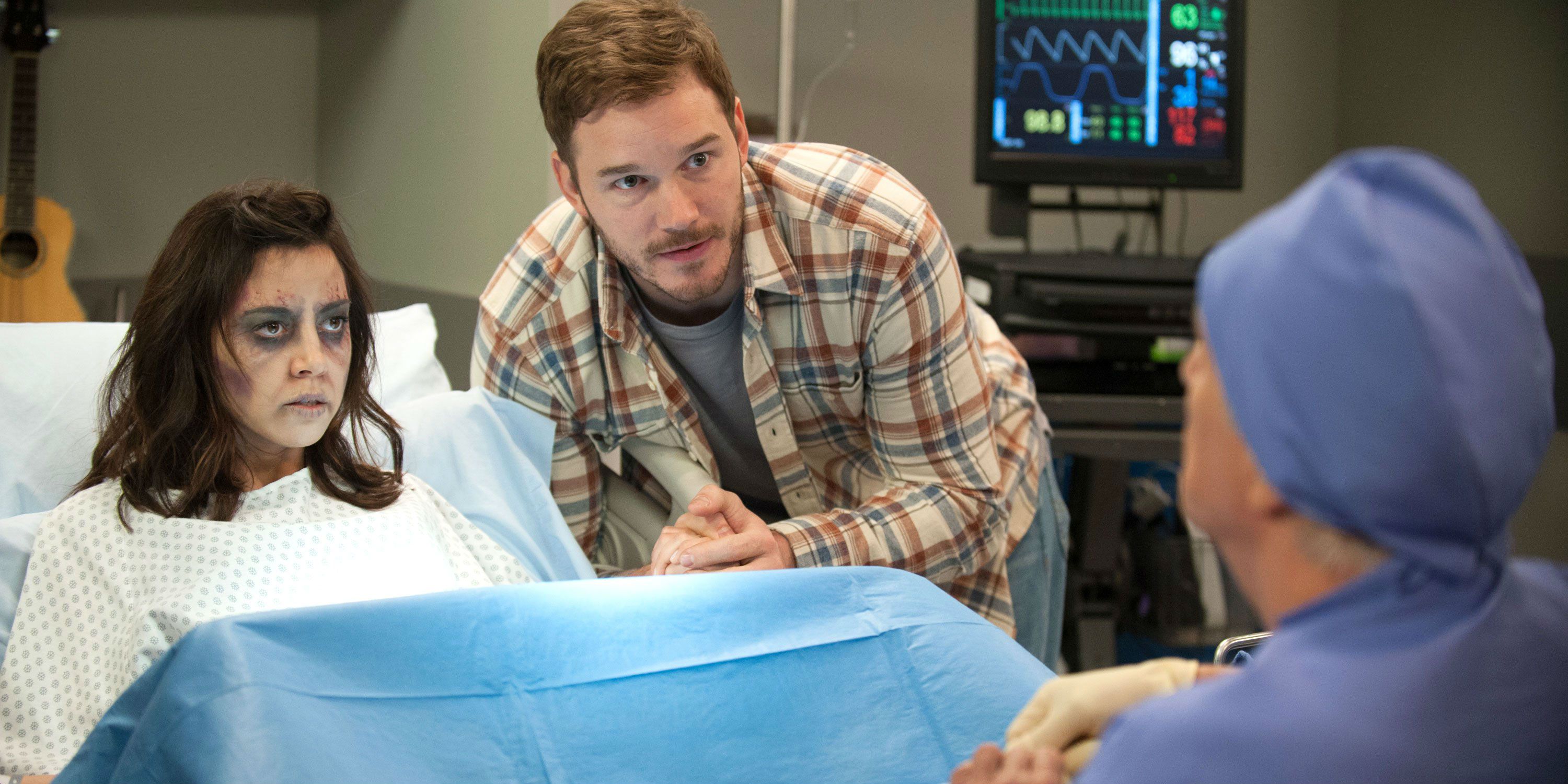 Aubrey Plaza as April and Chris Pratt as Andy in Parks and Recreation