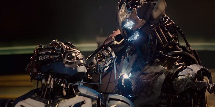 Avengers Age of Ultron - Ultron with broken robot