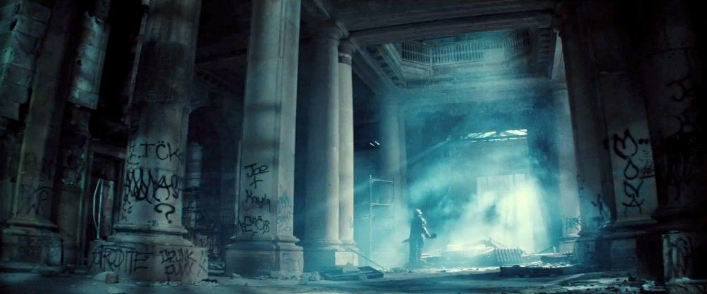 Batman V Superman Trailer Armor Graffiti Riddler