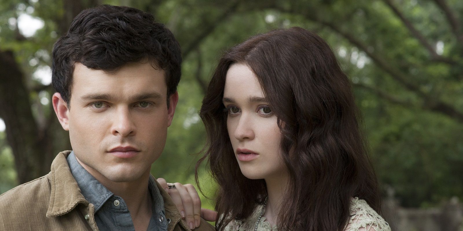 Ethan and Lena in Beautiful Creatures