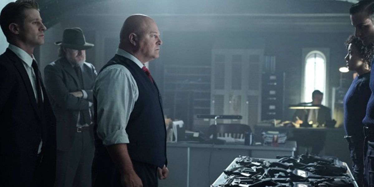 Ben McKenzie, Donal Logue and Michael Chiklis in Gotham