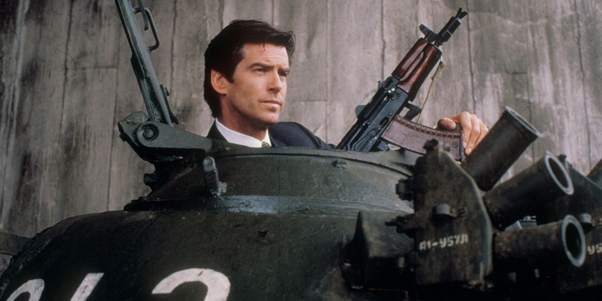 Bond drives a tank in Goldeneye