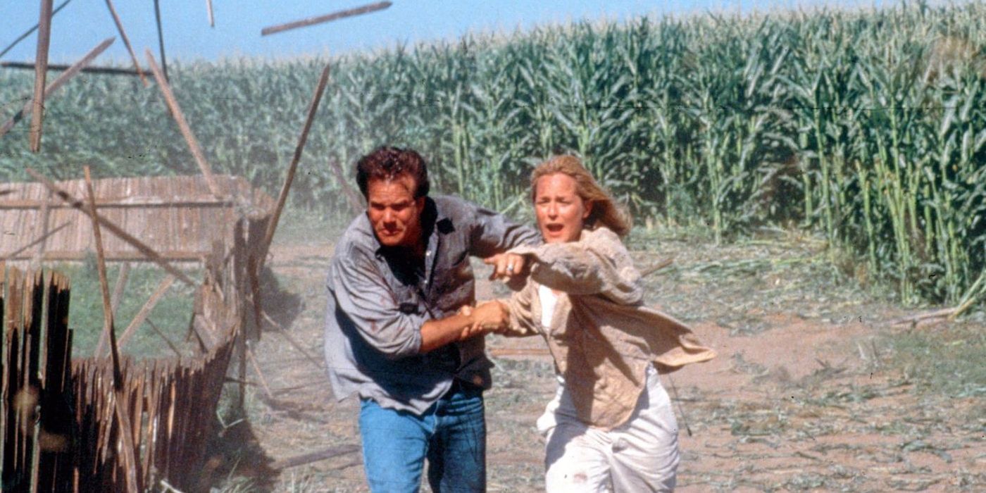 Bill Paxton and Helen Hunt in Twister
