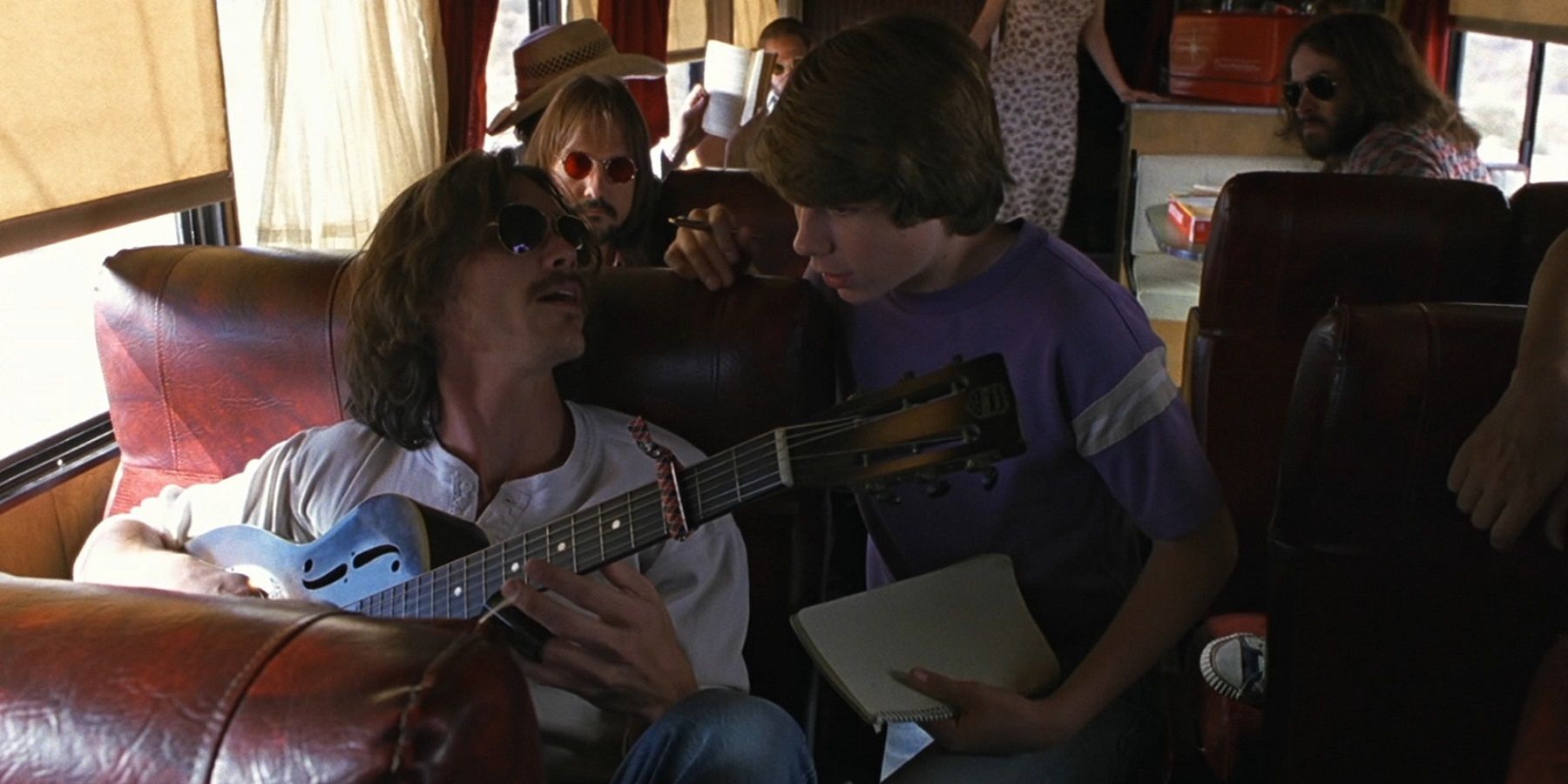 Billy Crudup as Russell Hammond playing a guitar in Almost Famous