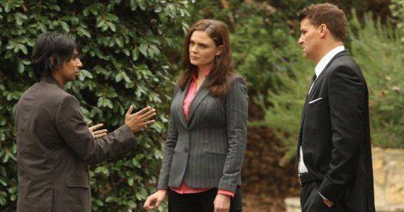 Bones Season 8 Episode 13 Volcanoes And A Video Screen Rant Bones Season 8 Episode 13 Volcanoes And A Video Screen Rant
