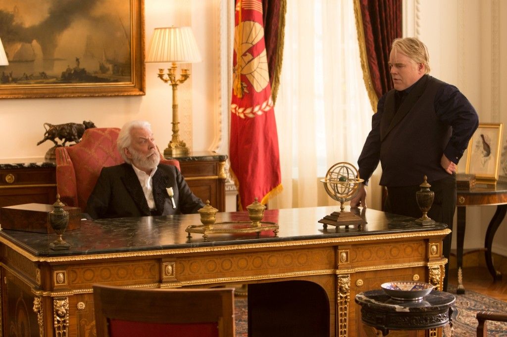 Catching Fire Official Still Photo - Plutarch Heavensbee and President Snow