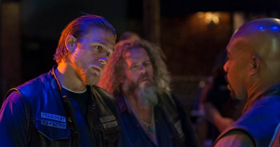 Charlie Hunnam and Mark Boone Junior in Sons of Anarchy Crucifixed