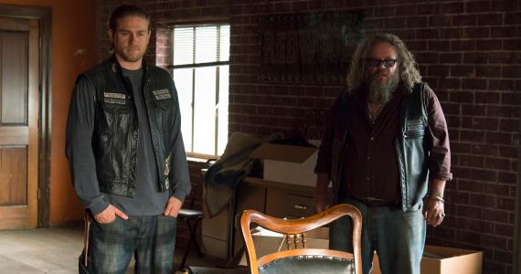 Charlie Hunnam as Jax and Mark Boone Junior as Bobby in Sons of Anarchy Sweet and Vaded