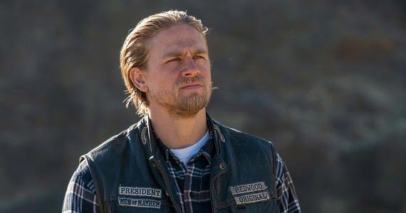 Charlie Hunnam in Sons of Anarchy Season 7 Episode 8