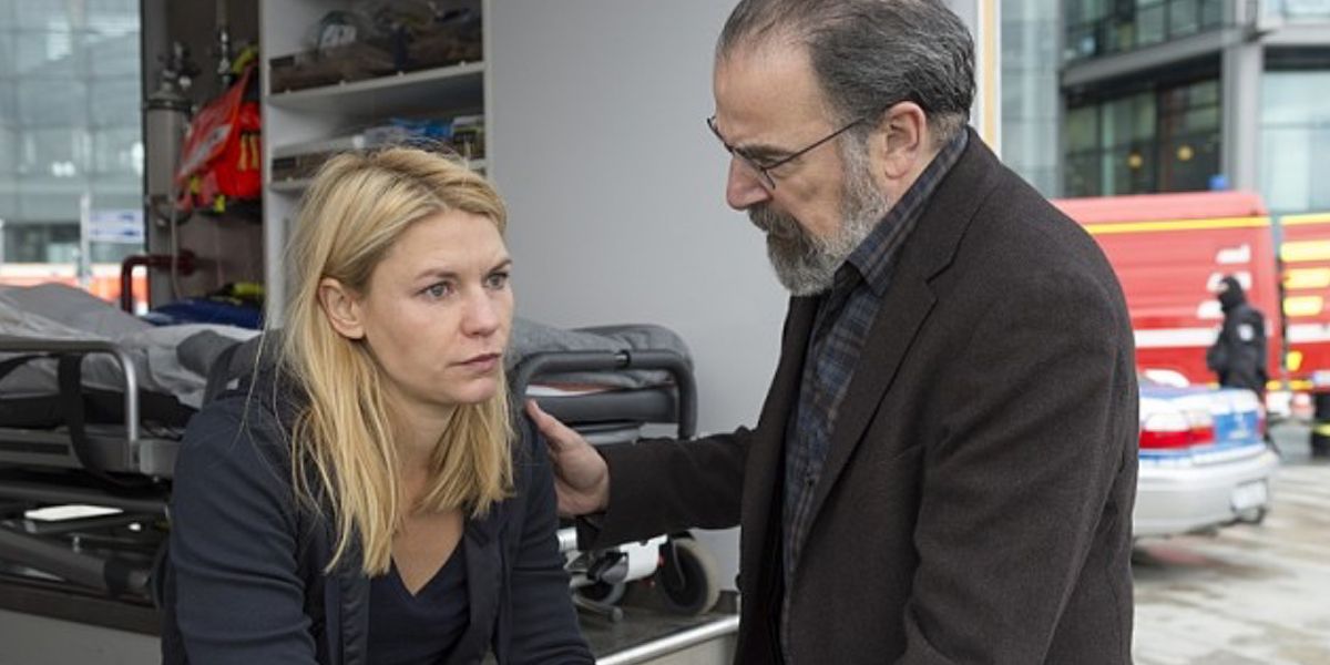 Claire Danes and Mandy Patinkin in Homeland Season 5 Episode 12