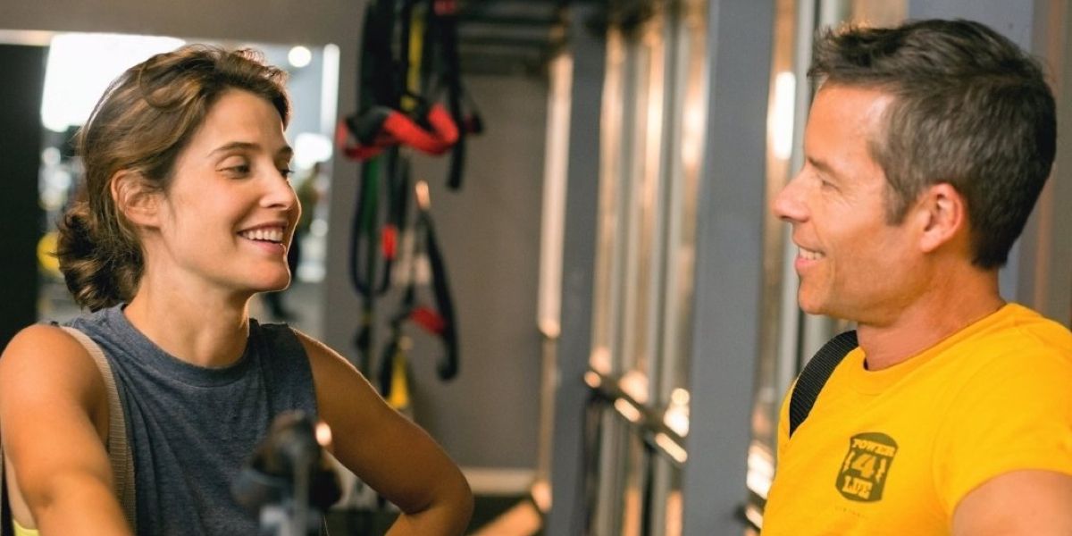 Cobie Smulders and Guy Pearce have a laugh in 'Results'