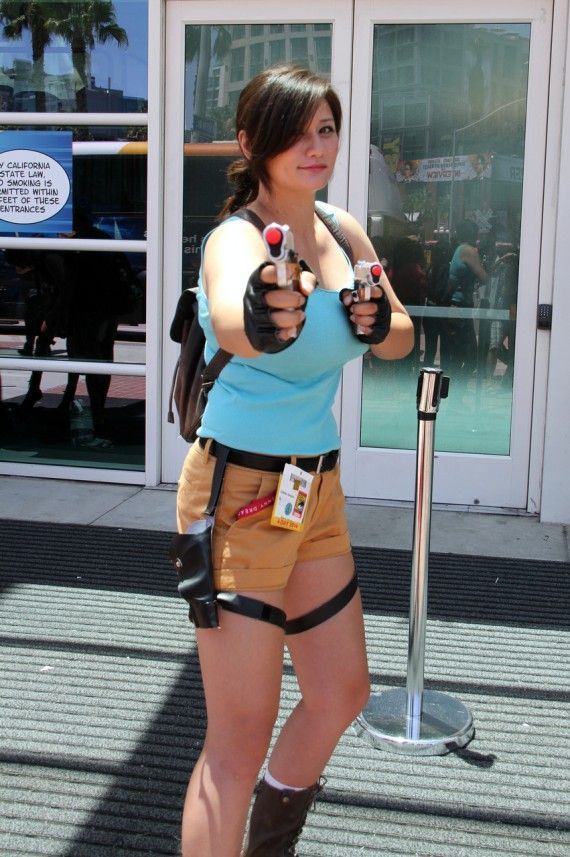 Comic Con 2014 Cosplay - Lara Croft
