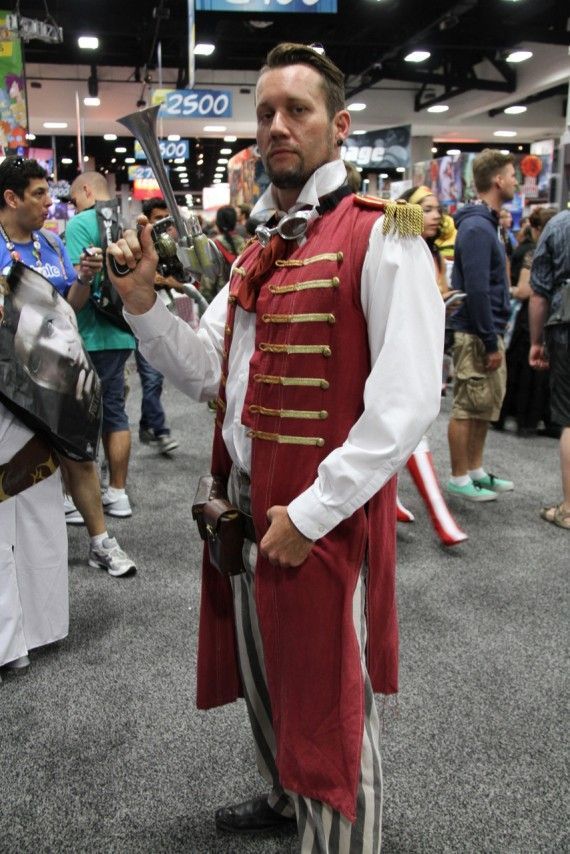 Comic Con 2014 Cosplay - Steampunk Pirate