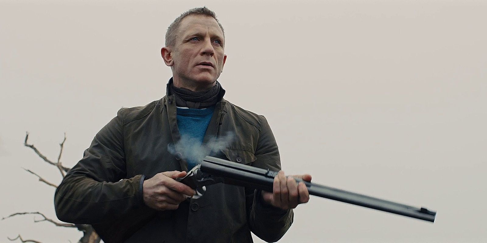 Daniel Craig with Shotgun in Skyfall