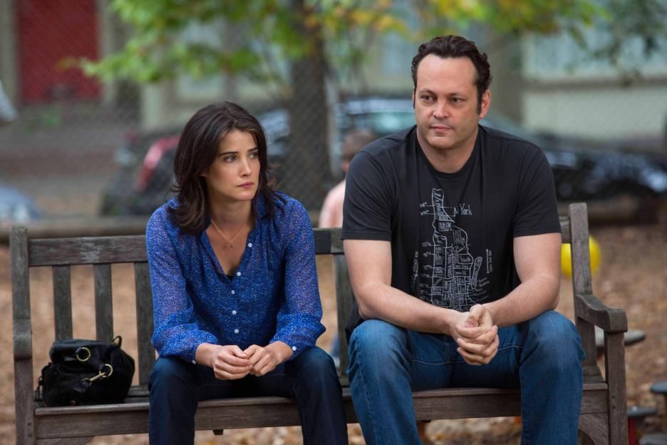 Delivery Man Official Still Photo - Vince Vaughn and Cobie Smulders