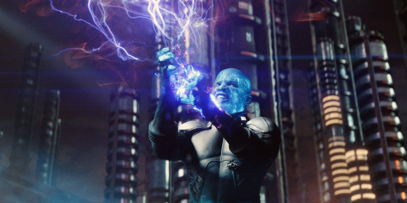 Electro shooting lightning in The Amazing Spider-Man 2 (2014)