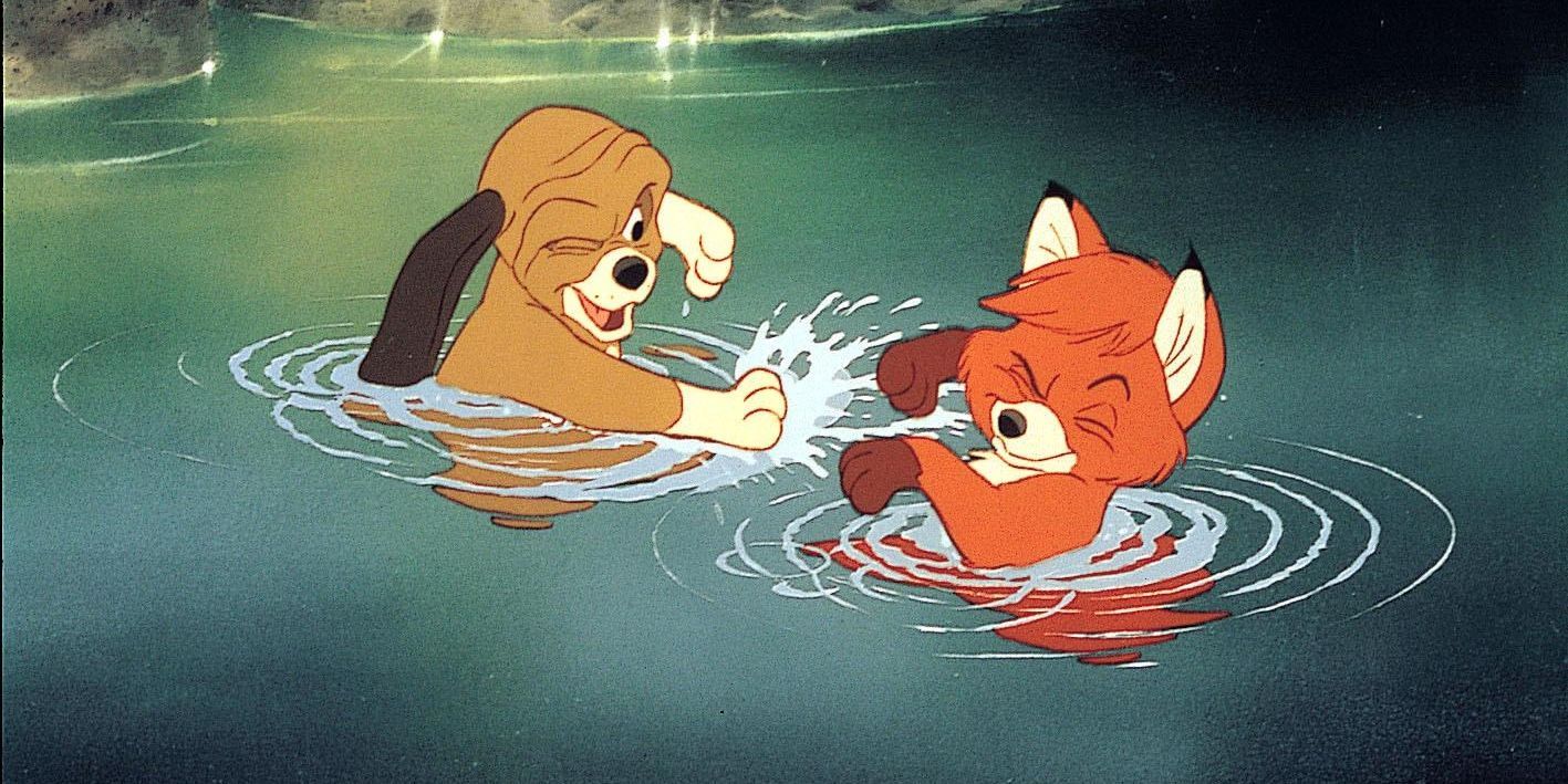Copper and Todd playing in The Fox and the Hound