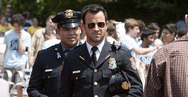 Frank Harts and Justin Theroux in The Leftovers Season 1 Epiosde 1