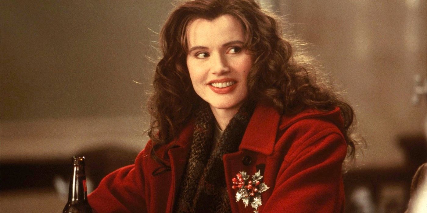 Geena Davis smiles in a bar in The Long Kiss Goodnight