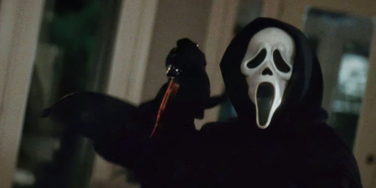 Ghostface prepares for the kill in Scream