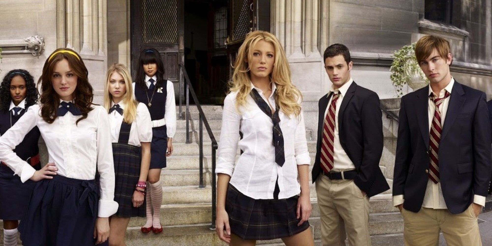 Promo image of the cast for Gossip Girl