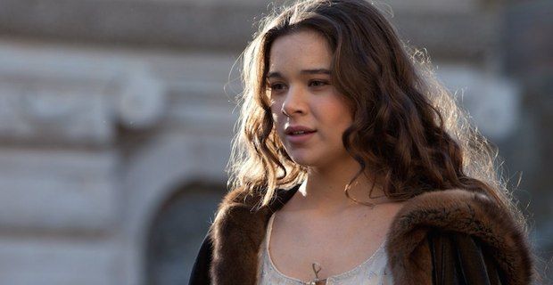 Hailee Steinfeld Cast Pitch Perfect 2