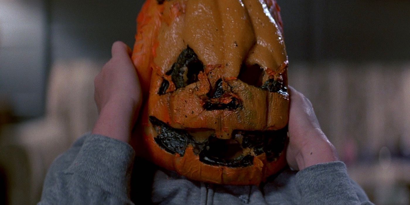 The pumpkin mask in Halloween III Season of the Witch