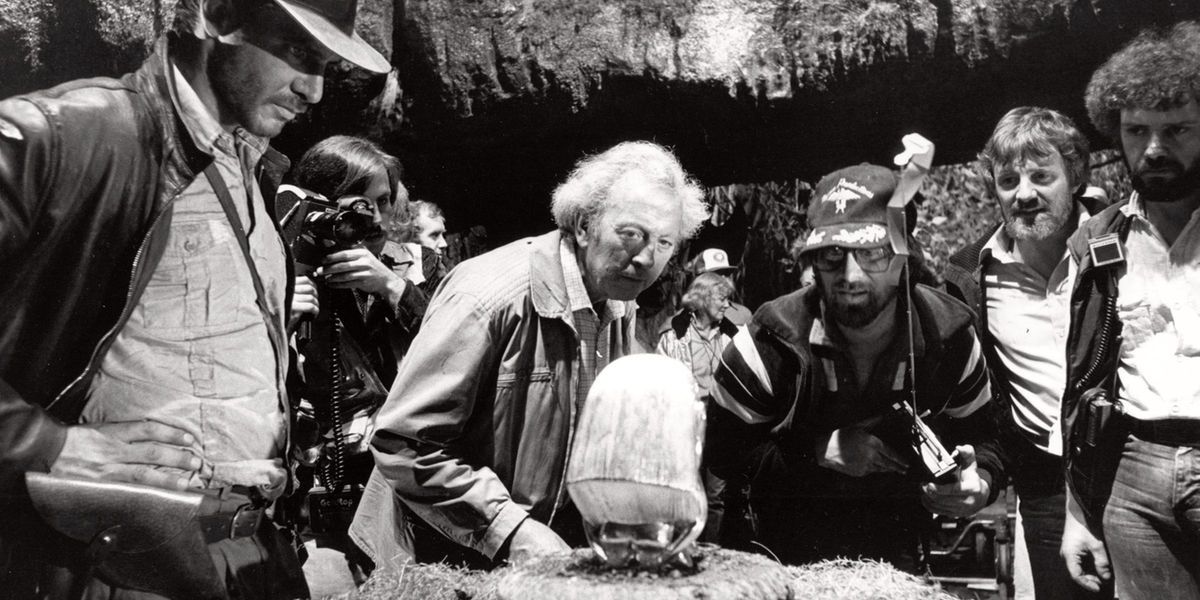 Harrison Ford Douglas Slocombe and Steven Spielberg in Raiders of the Lost Ark