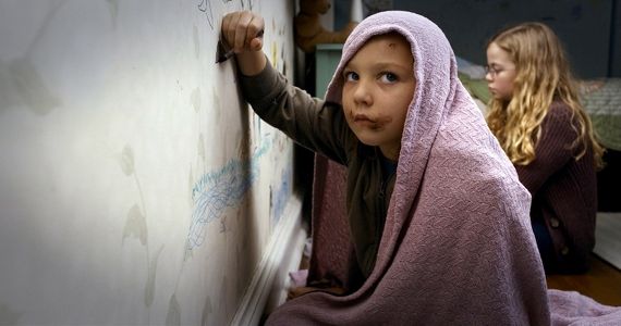 Isabelle Nélisse and Megan Charpentier in &lsquo;Mama&rsquo;