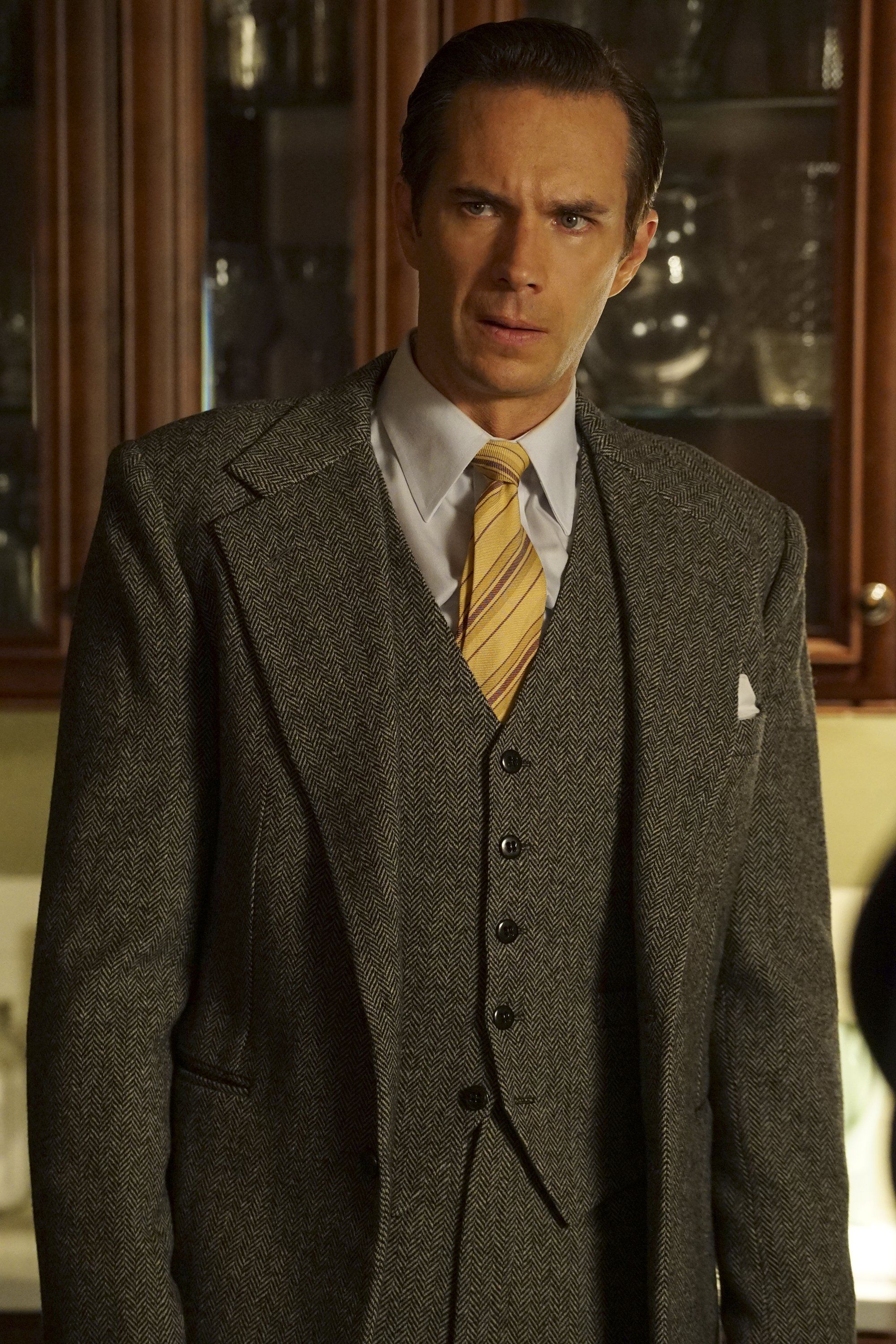 James DArcy in Agent Carter S2